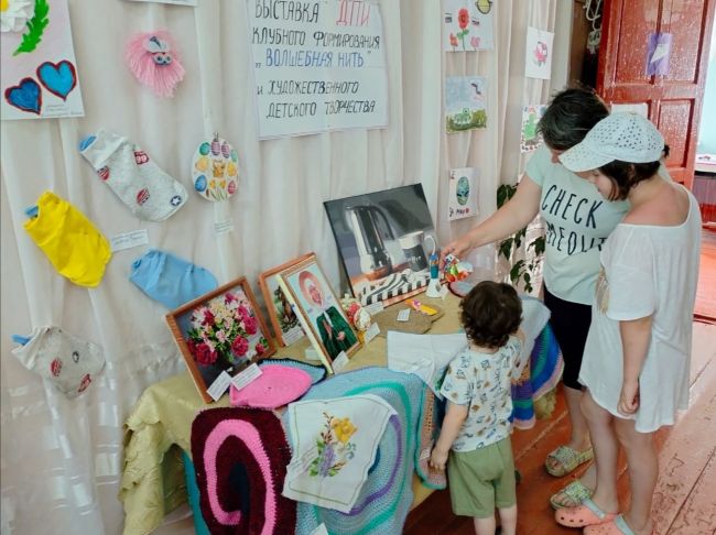 В Ивановском СДК открылась выставка творческих работ местных мастериц