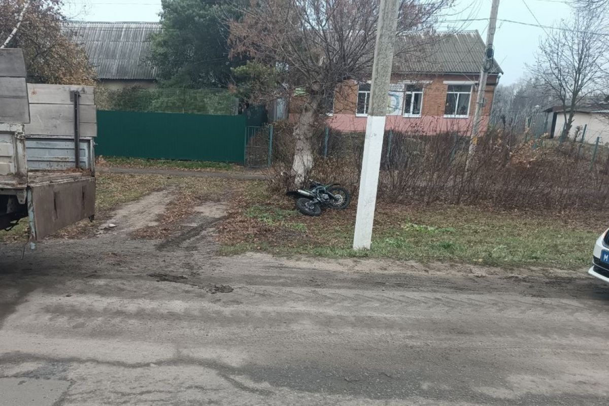 Подросток не справился с питбайком