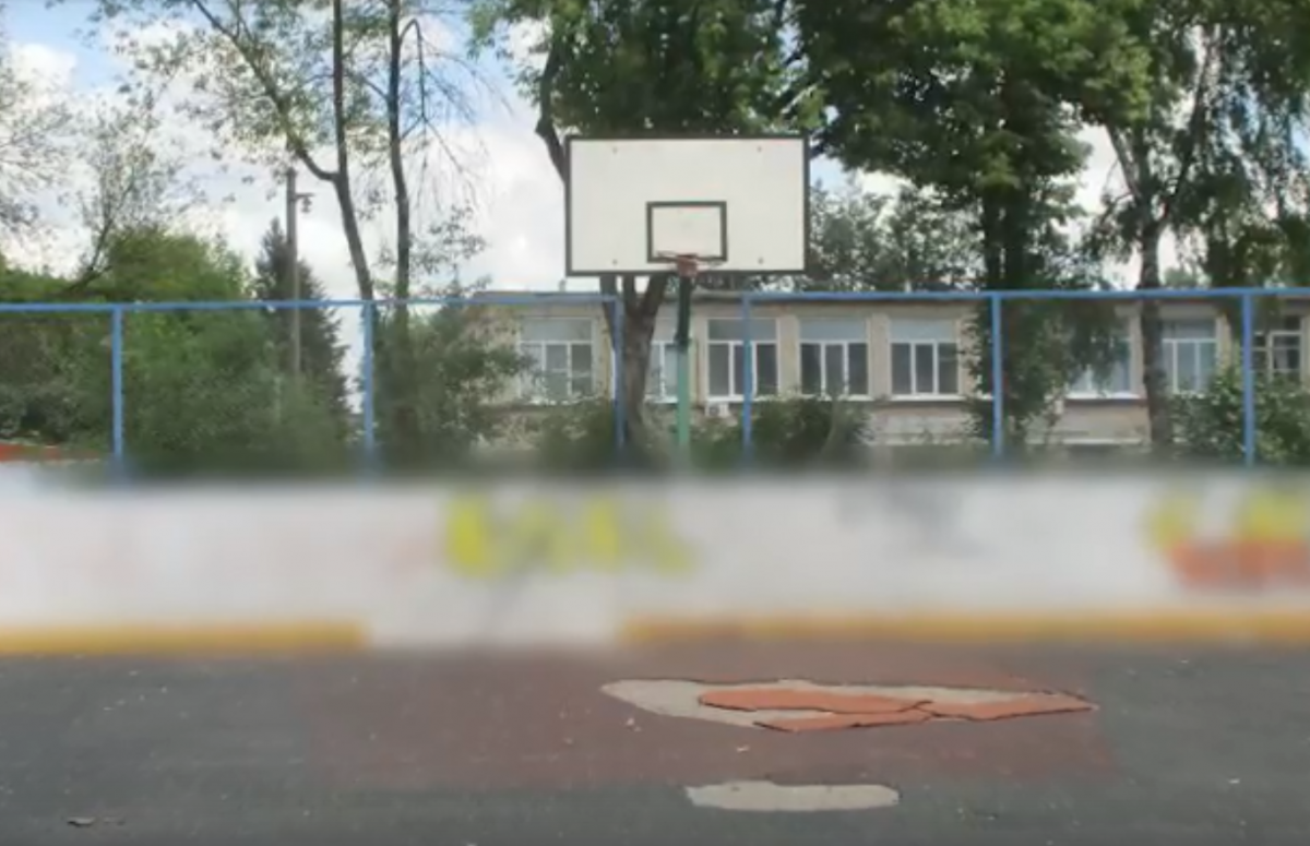 В Ефремове футбольные ворота упали на 9-летнего ребенка. Кто виновен и какое наказание понесет за преступление? В Ефремове футбольные ворота упали на 9-летнего ребенка. Кто виновен и какое наказание понесет за преступление?
