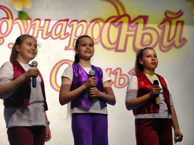 В Теплом праздничным концертом отметили Международный день семьи