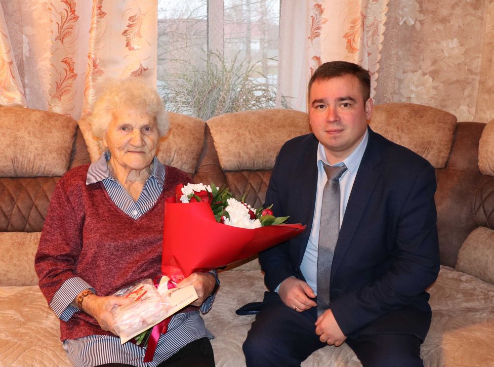 Полжизни связано с библиотекой: юбилей встречает Екатерина Дмитриевна Зеленова Полжизни связано с библиотекой: юбилей встречает Екатерина Дмитриевна Зеленова