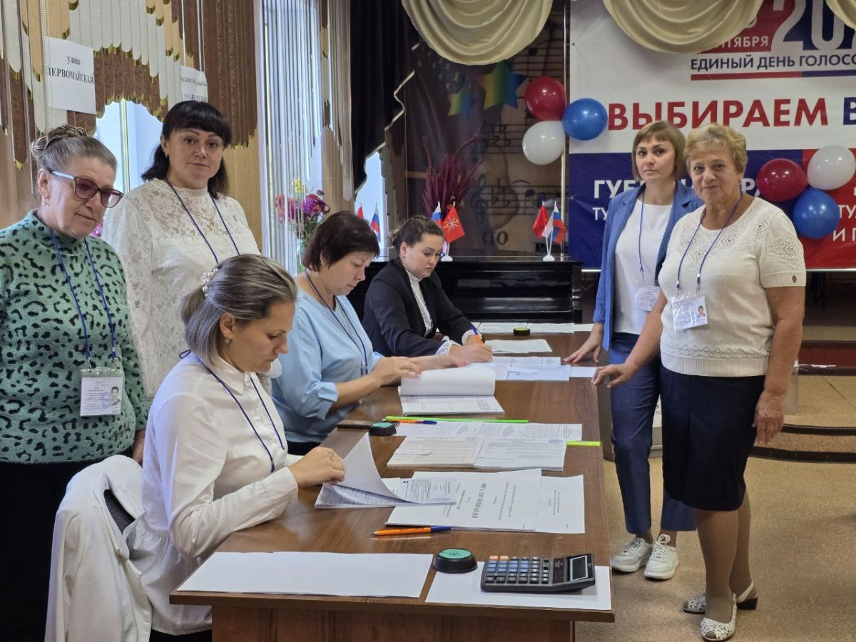 Избирательный участок №2018 радушно принимает голосующих