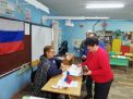 Избирательные участки семей. Избирательные участки семей. Дети голосуют. Дети голосуют на выборах. Дети голосуют.