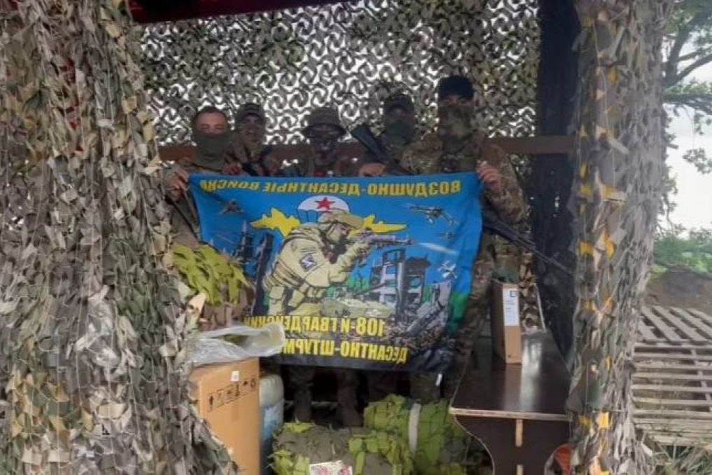 Военнослужащие поблагодарили Дмитрия Миляева и Алексея Эрка за поддержку