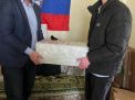 Партия парафина для изготовления окопных свечей, антисептики и белье для госпиталей переданы волонтерам