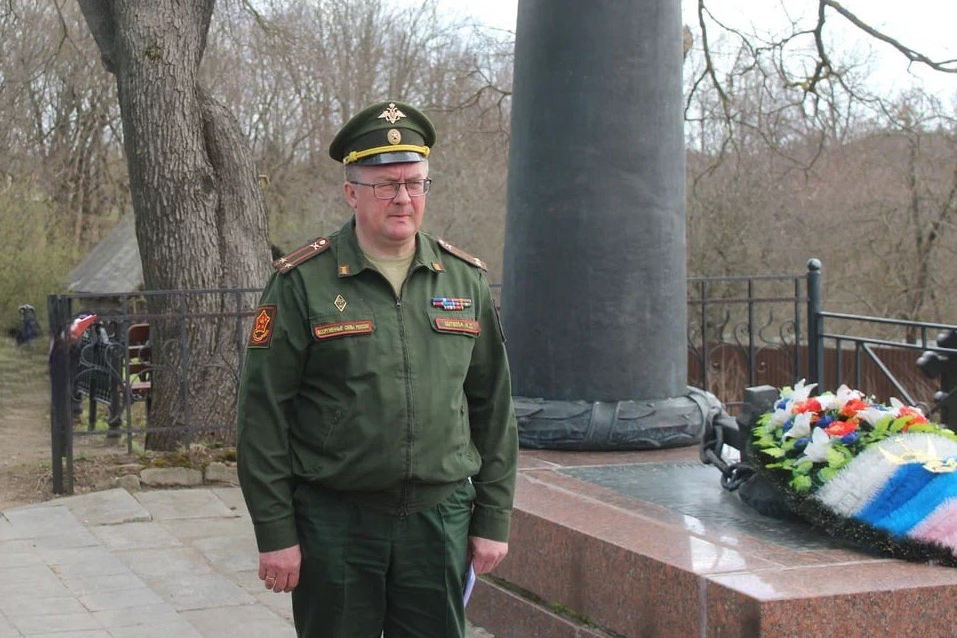 Военный комиссар: «Все больше мужчин хотят заключить контракт с Минобороны РФ» Военный комиссар: «Все больше мужчин хотят заключить контракт с Минобороны РФ»