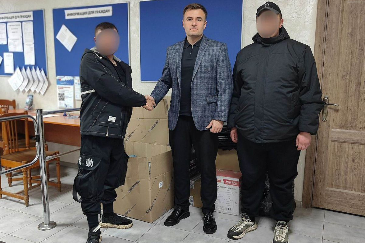 Глава Богородицкой администрации передал бойцам гуманитарную помощь Глава Богородицкой администрации передал бойцам гуманитарную помощь