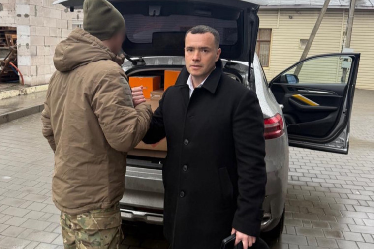 Евгений Смолянинов передал дополнительную помощь участникам спецоперации Евгений Смолянинов передал дополнительную помощь участникам спецоперации