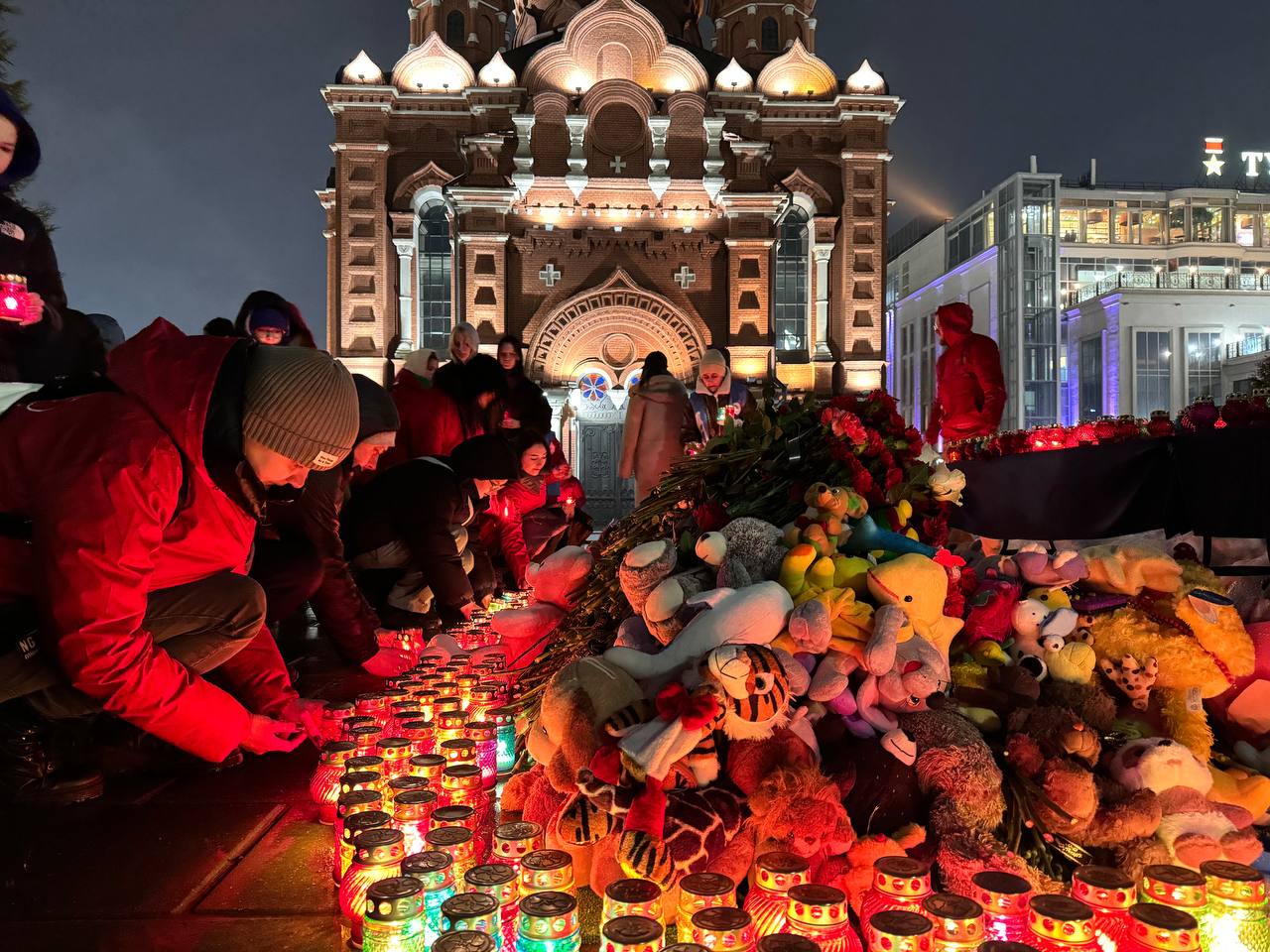 В Туле зажгли свечи в память о жертвах теракта в «Крокус Сити Холле»