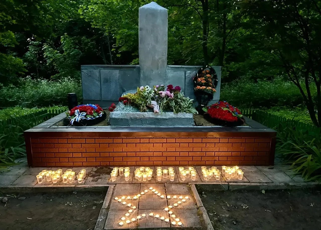 Жители села Долгие Лески Каменского района приняли участие в памятных мероприятиях