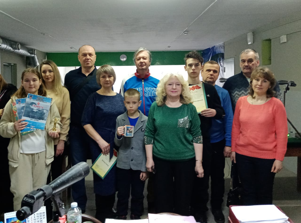 Юные стрелки Архангельской школы и их родители были награждены в Туле