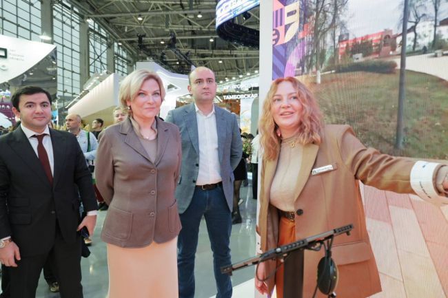 Гости выставки-форума «Россия» приняли участие в открытии памятника Тульскому самовару