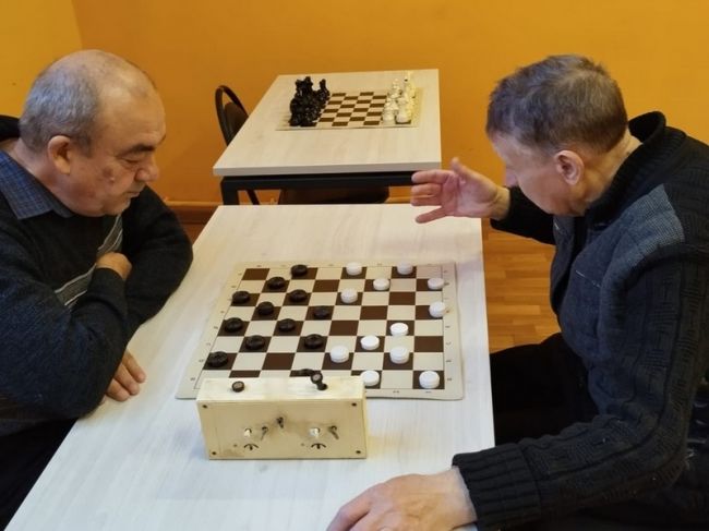 В Узловой прошли турниры по дартсу, шашкам и шахматам