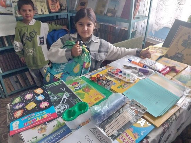 В Каменской сельской библиотеке прошла акция «Собери ребёнка в школу»