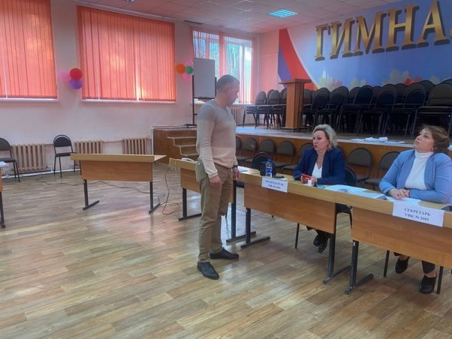 Участковые избирательные комиссии в Узловой посетил эксперт Ассоциации «Независимый общественный мониторинг» в Тульской