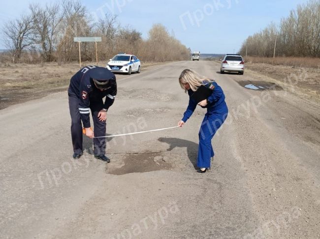 В Каменском районе прокуратура взяла на контроль ремонт дорог