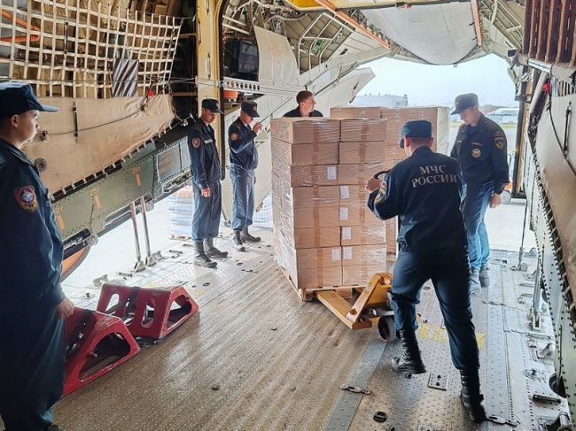 По поручению Алексея Дюмина более 100 тонн гуманитарного груза доставлено в Оренбургскую область
