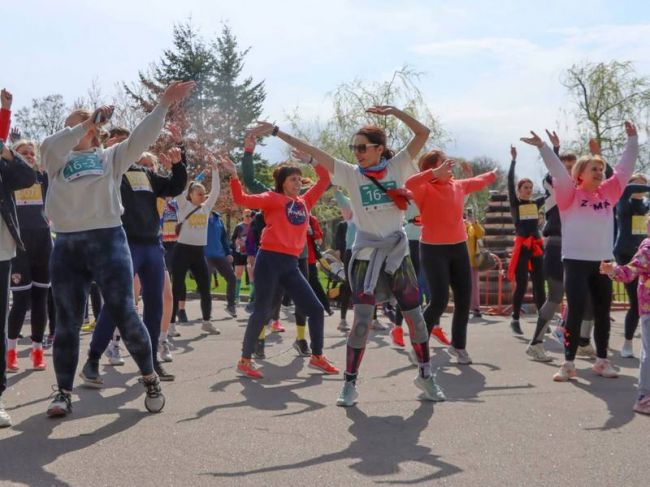 В Туле порядка 900 любителей здорового образа жизни приняли участие в легкоатлетическом забеге