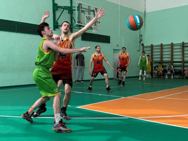 Узловские баскетболисты в числе лидеров