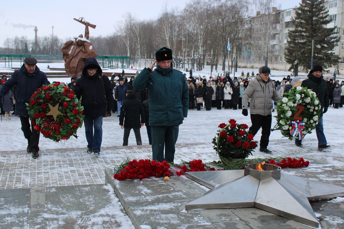 Узловчане почтили память погибших воинов (фоторепортаж)