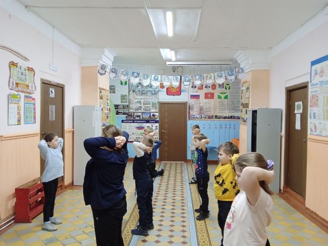 Каждое утро в центре образования «Смородинский» начинается с зарядки