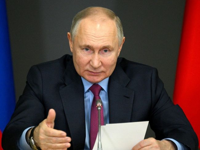 Президент России Владимир Путин поручил продлить до 2030 года сроки программ