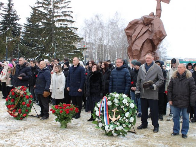 Узловчане почтили память воинов- защитников Отечества
