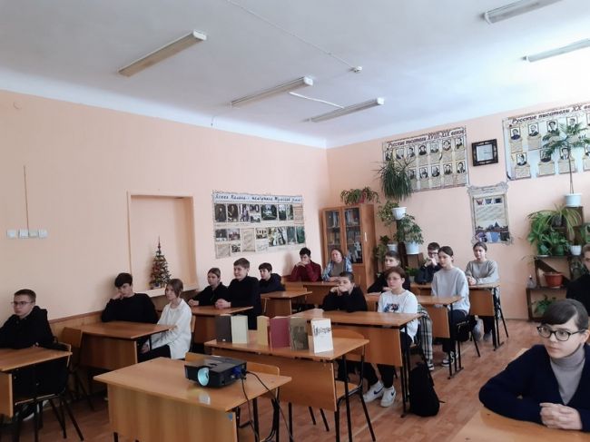 Узловским школьникам рассказали историю создания произведений о Великой Отечественной войне