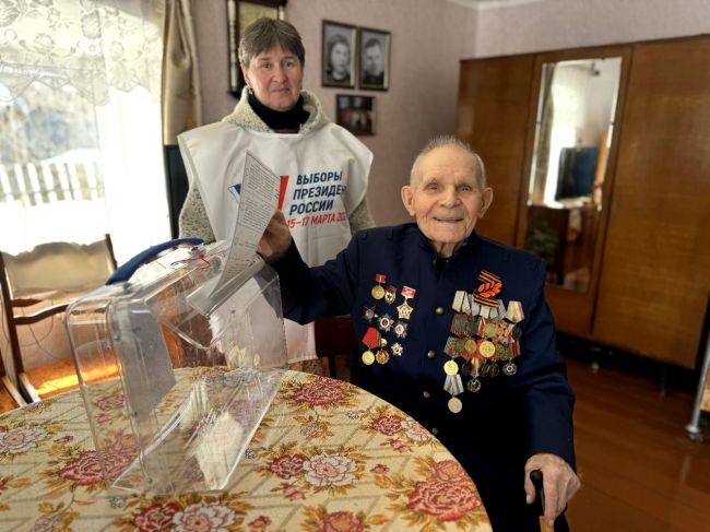 В Узловском районе на выборах проголосовал 106-летний ветеран