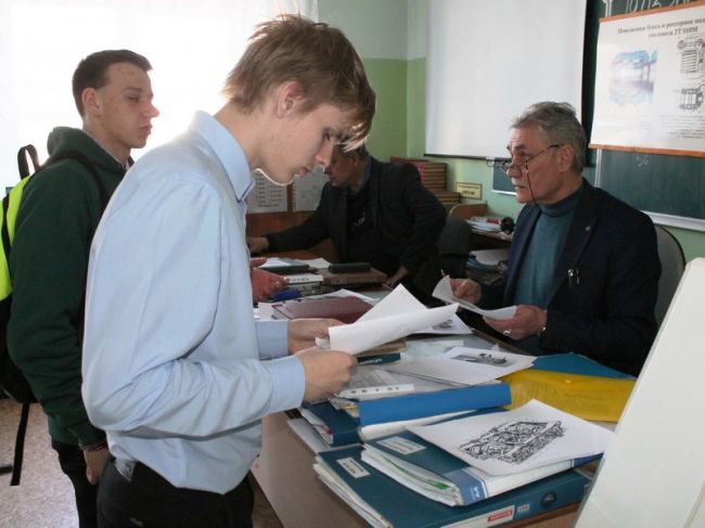 В узловском техникуме им. Б.Ф. Сафонова проверяли знания студентов
