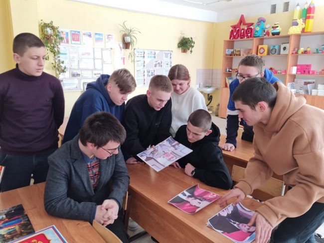 Для школьников Узловского района провели исторический хроноскоп: от Руси до России