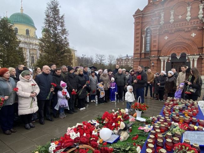 Жители города-героя Тулы почтили память погибших в результате теракта в «Крокус сити холле»