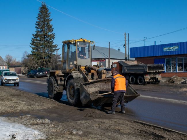Управление городского хозяйства Узловой приступило к уборке дорог, тротуаров и общественных пространств