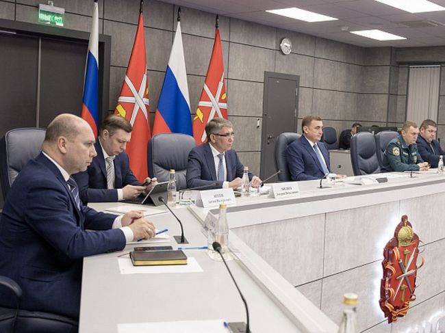 Алексей Дюмин провел заседание комиссии по предупреждению и ликвидации чрезвычайных ситуаций