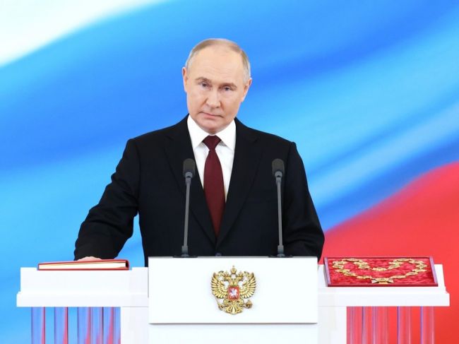 Алексей Дюмин: «Вместе с Президентом мы будем делать всё, чтобы, наша страна становилась сильнее и могущественнее» Алексей Дюмин: «Вместе с Президентом мы будем делать всё, чтобы, наша страна становилась сильнее и могущественнее»