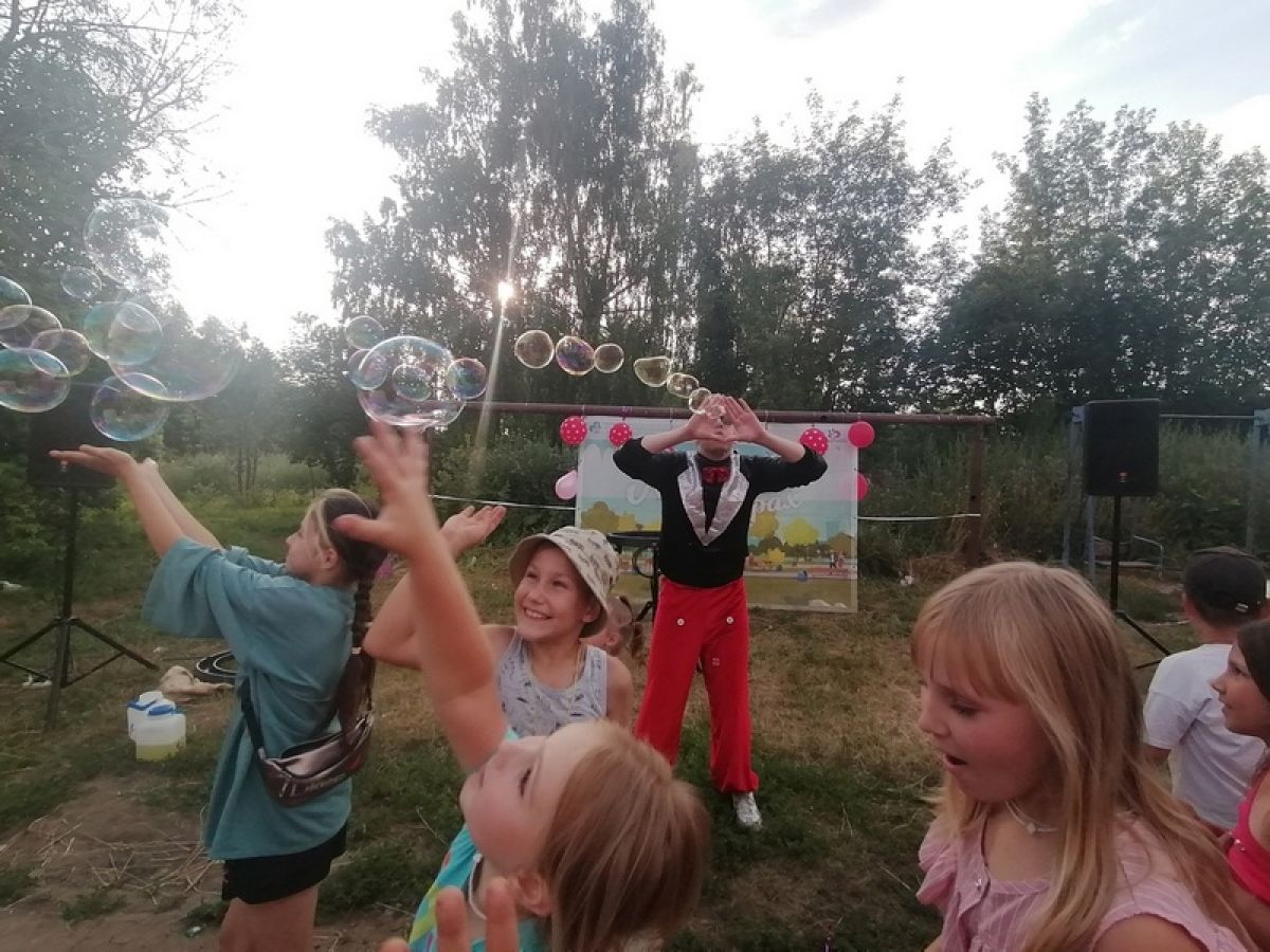 В поселке Брусянский состоялся яркий праздник «Лето во дворах»
