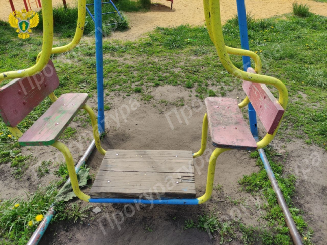 Богородицкая межрайонная прокуратура выявила 14 детских игровых площадок, создающих угрозу безопасности жизни детей