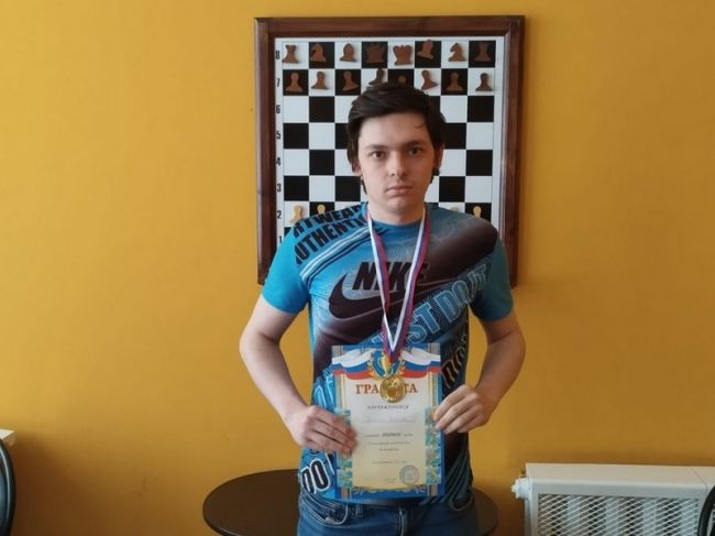 Победителем блиц-турнира выходного дня по шахматам стал Николай Кулагин