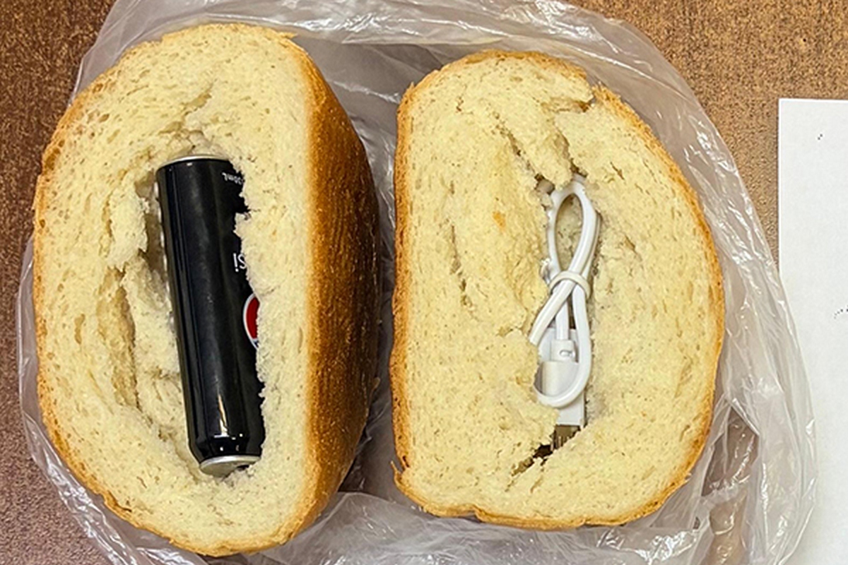 В тульском СИЗО нашли телефон, спрятанный в выпечке В тульском СИЗО нашли телефон, спрятанный в выпечке