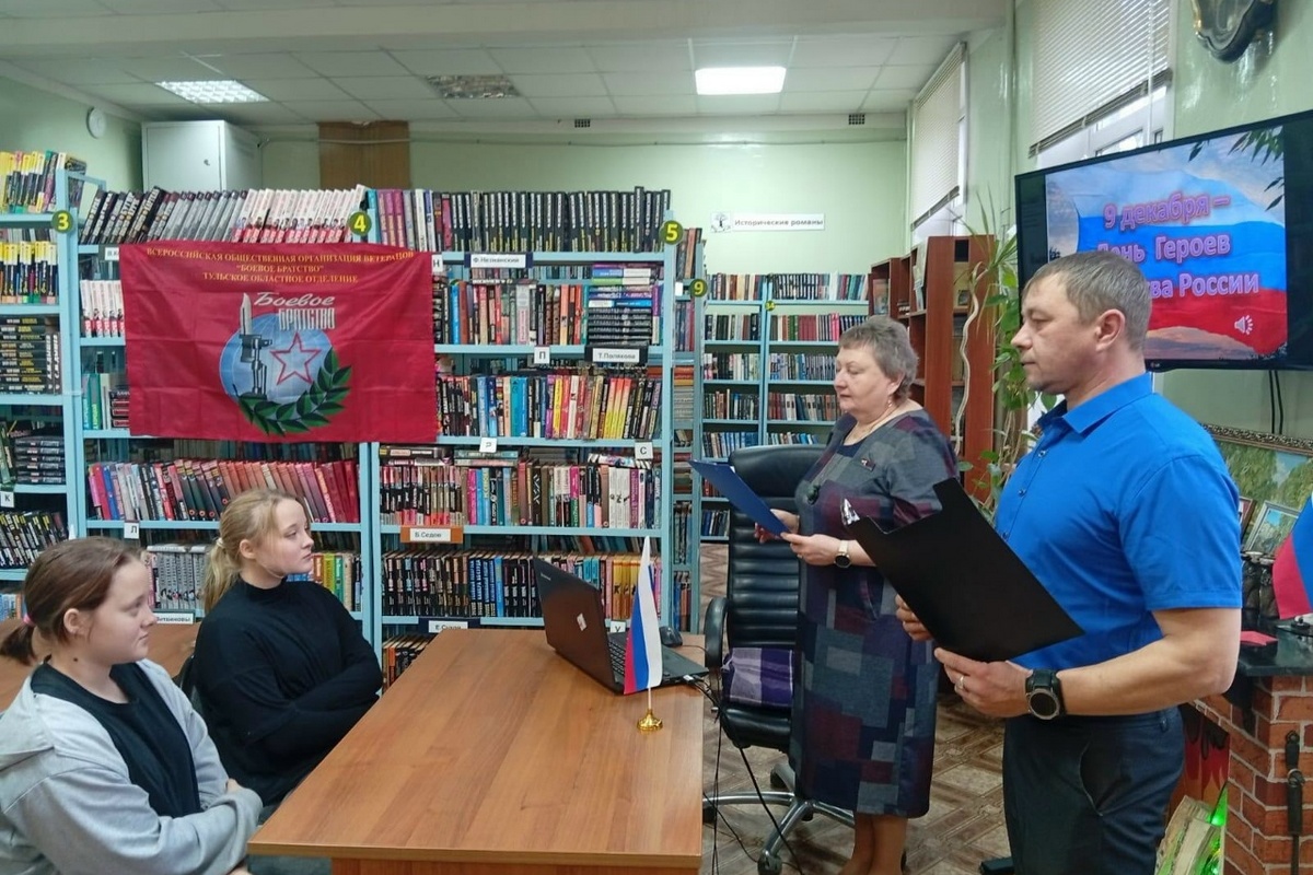 Владимир Дронов: На защиту страны встают воины-контрактники Владимир Дронов: На защиту страны встают воины-контрактники