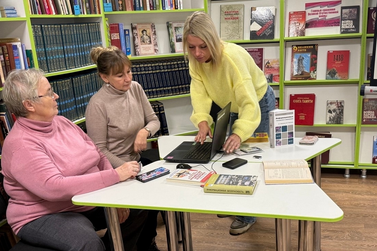 С компьютером на «ты»: узловские пенсионеры идут в ногу со временем С компьютером на «ты»: узловские пенсионеры идут в ногу со временем