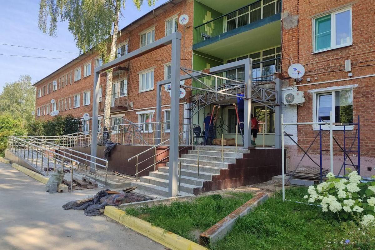 В Первомайском доме-интернате для престарелых и инвалидов начался ремонт входных групп