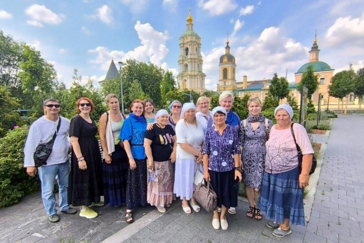Для волонтеров, помогающих бойцам СВО, организована паломническая экскурсия