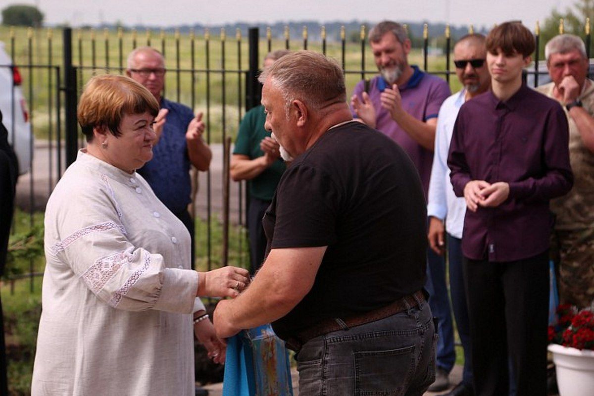 В Плавске появилась аллея в честь героев-защитников Родины В Плавске появилась аллея в честь героев-защитников Родины