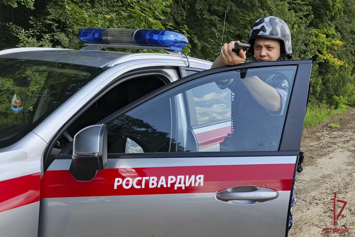 Росгвардейцы за неделю пресекли почти 30 административных правонарушений в Тульской области
