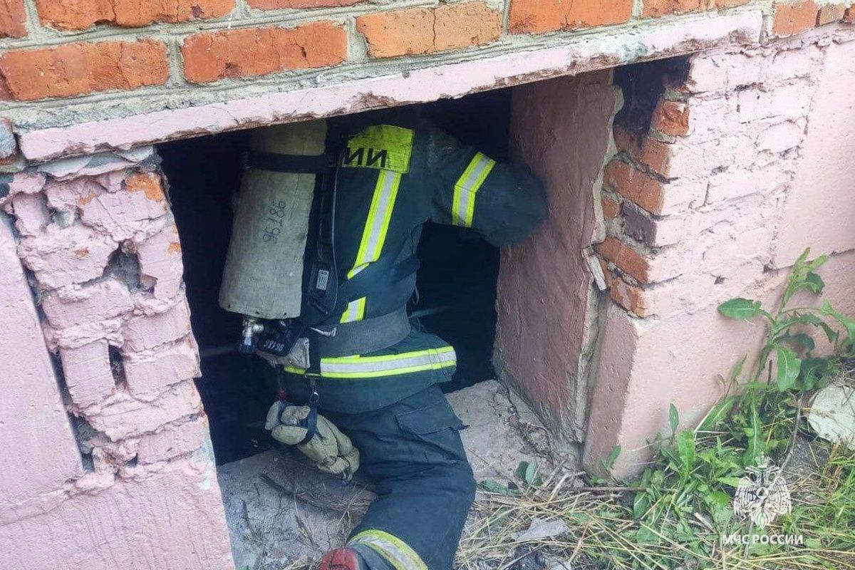В Узловой погасили пожар в подвале многоквартирного жилого дома