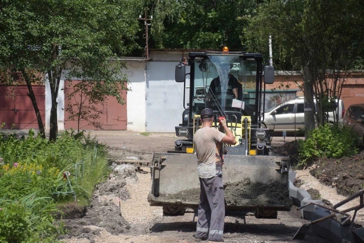 В Узловой продолжается благоустройство дворов