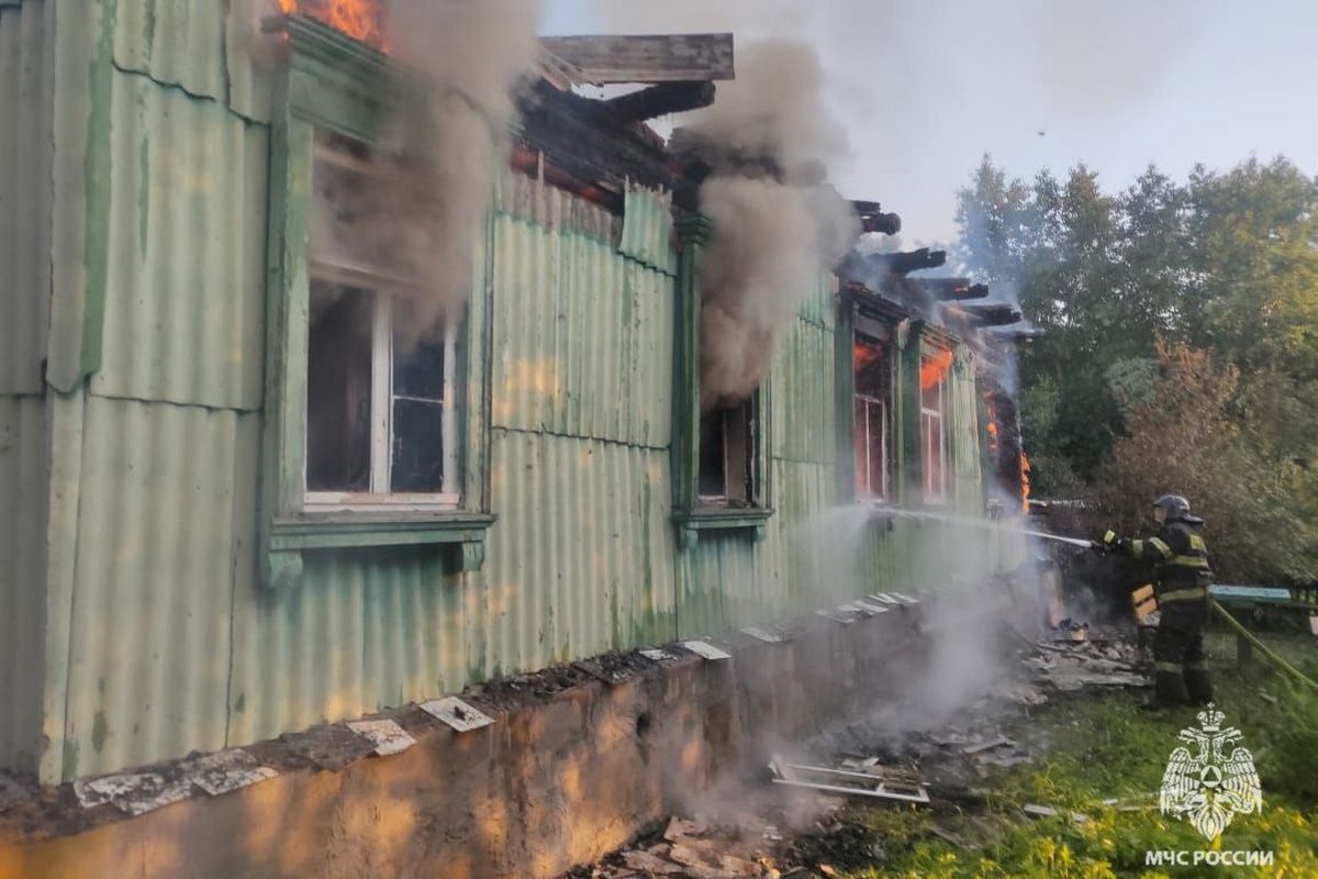 Спасатели из Узловой ликвидировали пожар в жилом доме