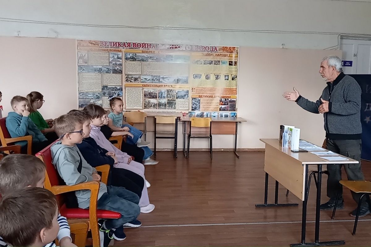 Встреча с узловским поэтом Виктором Полянских