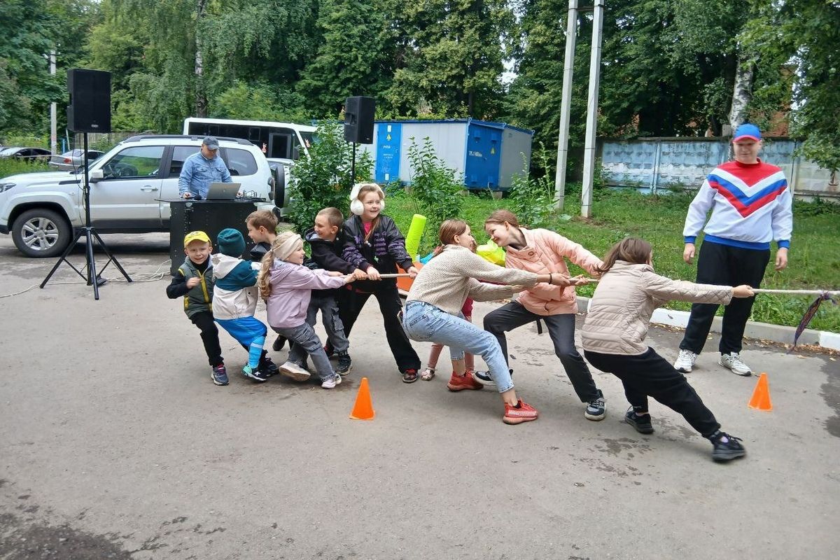 В Узловой продолжается лето во дворах В Узловой продолжается лето во дворах